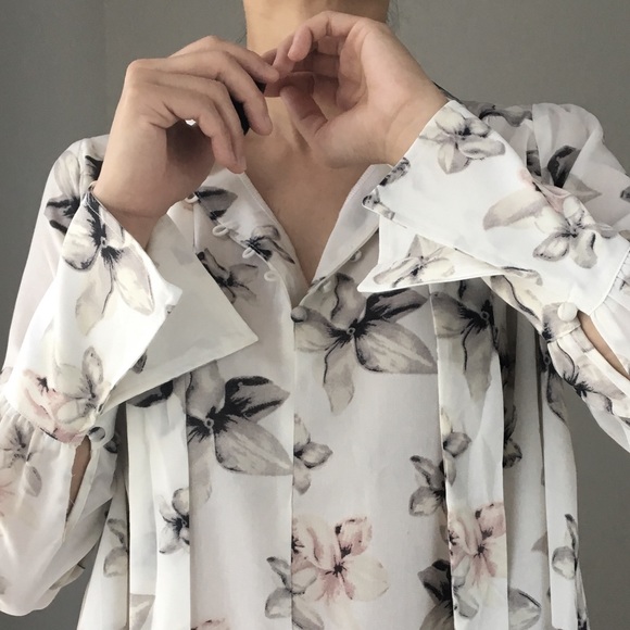 Blair luxe collar with ribbon tie blouse top l1 - Picture 6 of 7